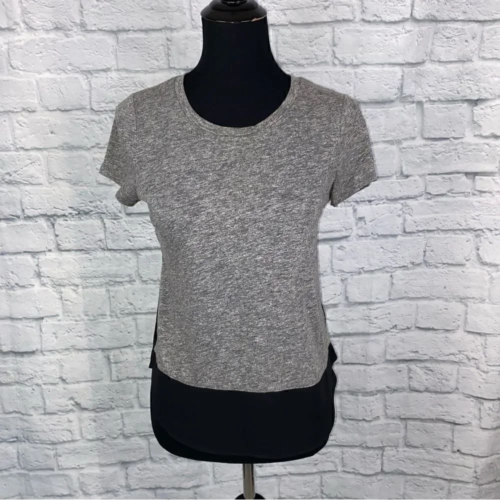 Express scoopneck short sleeve Top with sheer bottom hem grey & black sz XS